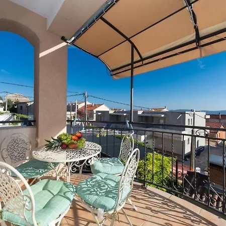 Ferienwohnung In Mit Meerblick, Balkon, Klimaanlage, W-lan