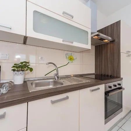 Apartamento Ferienwohnung In Mit Meerblick, Balkon, Klimaanlage, W-lan *