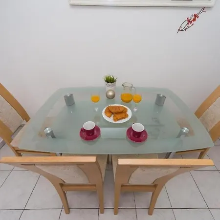 Ferienwohnung In Mit Meerblick, Balkon, Klimaanlage, W-lan Sveti Filip i Jakov